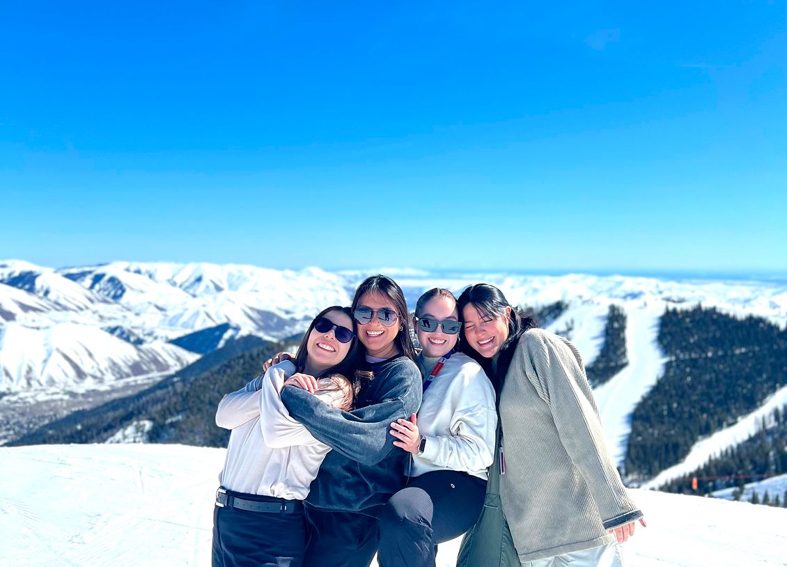 Participantes de OCE en la montaña nevada